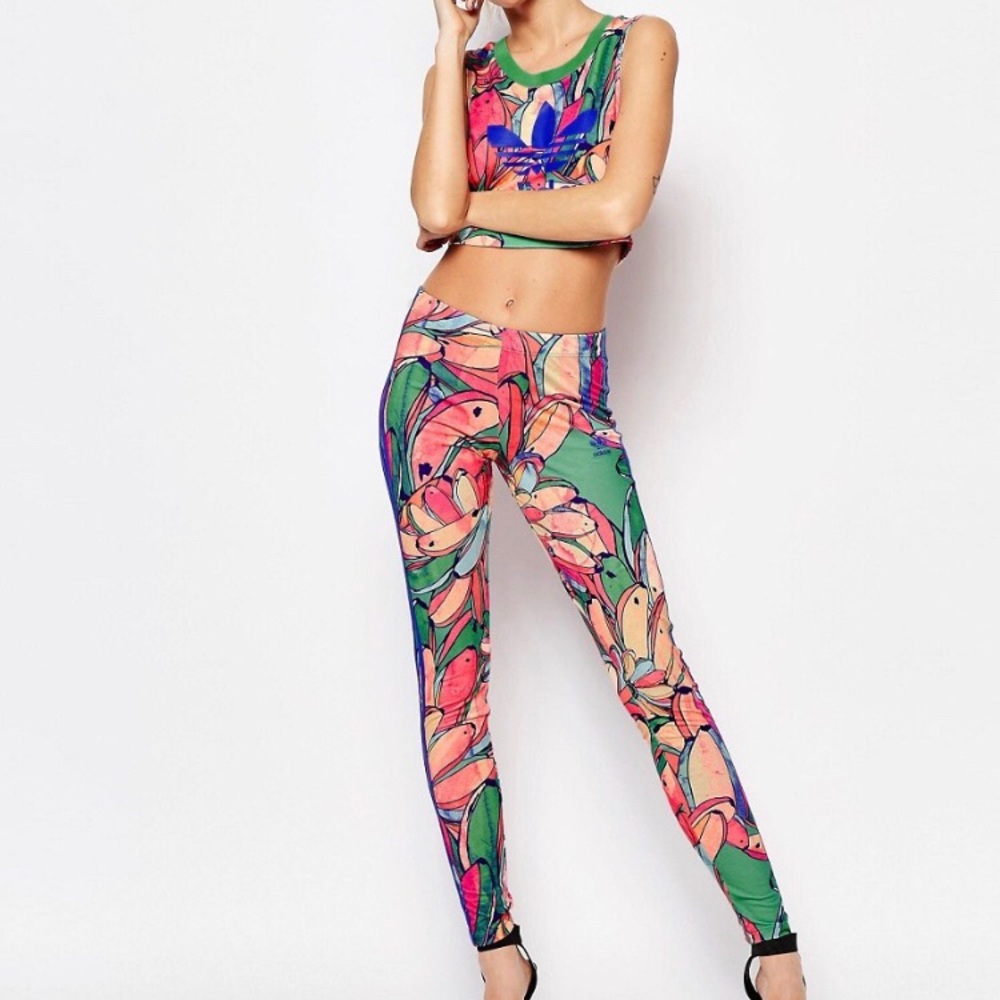 🍌🌸 Colorful Adidas crop top and leggings set